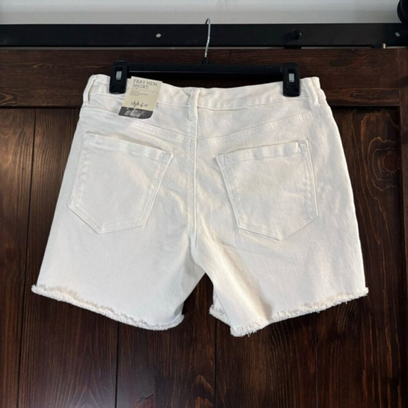 Style & Co. Women's White Denim Frayed-Hem Casual Shorts NWT - Picture 6 of 7